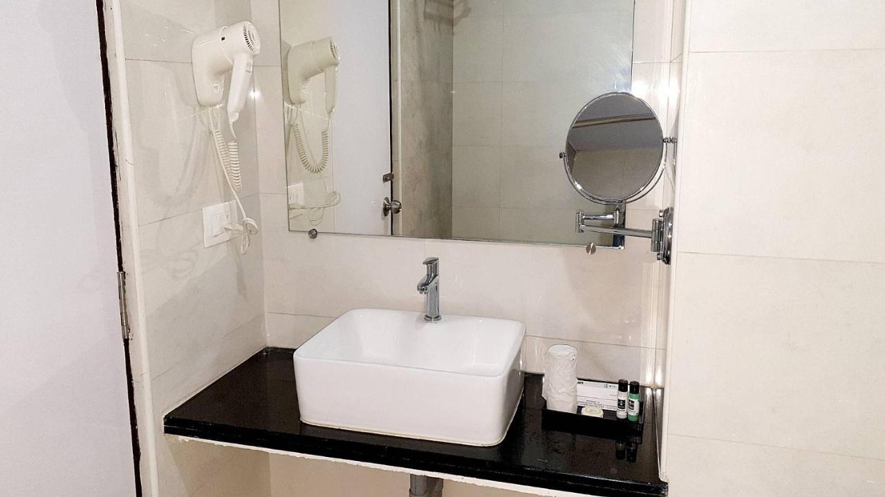 Vsr Grand Ξενοδοχείο Madanapalle Εξωτερικό φωτογραφία